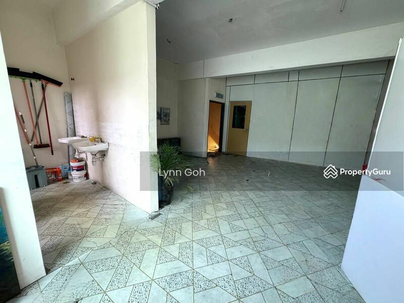 For Sale - Shop / Office at Kampung Valdor