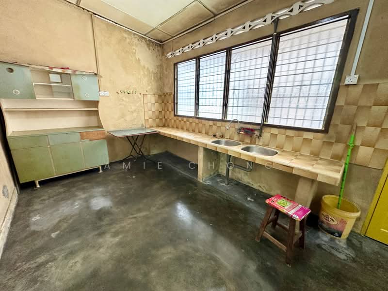 Rumah Teres 2 Tingkat untuk Dijual di Taman Kledang (Menglembu) - Amie Chong - Kitchen - PropertyGuru.com.my