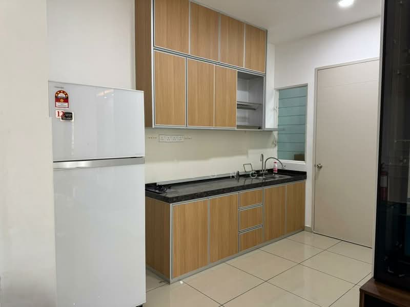 Kediaman Servis untuk Dijual di Parkland Residence - BL Bong - Kitchen - PropertyGuru.com.my