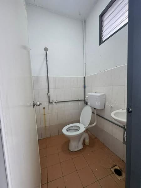 Rumah Teres 1 Tingkat untuk Dijual di Port Dickson (Negeri Sembilan) - Azrul Othman - Bathroom - PropertyGuru.com.my