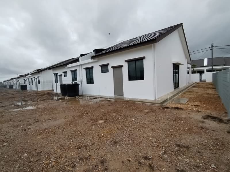 Rumah Berkembar untuk Dijual di Kampung Sematang Gunung (Gunong) - Hasrul Rosli - Exterior - PropertyGuru.com.my