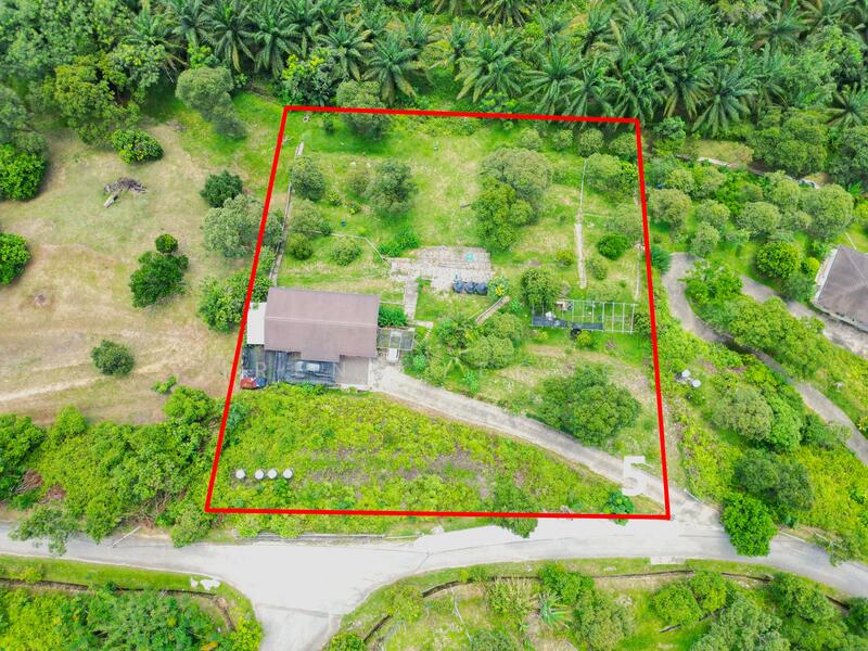 For Sale - 1.062 acres Orchard Height Land with Fully Furnished House For Sale