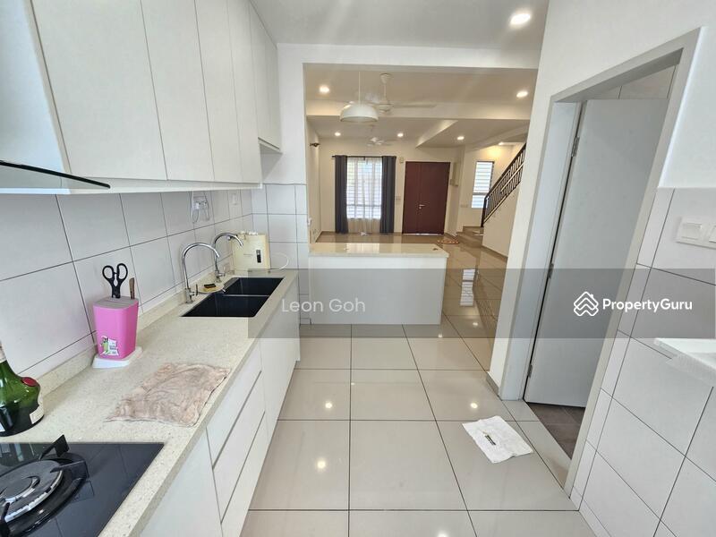 For Sale - Livia Rimbayu