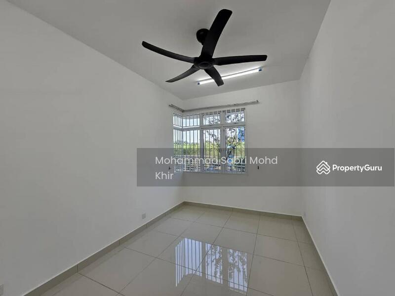 Untuk Disewa - Flora Rosa