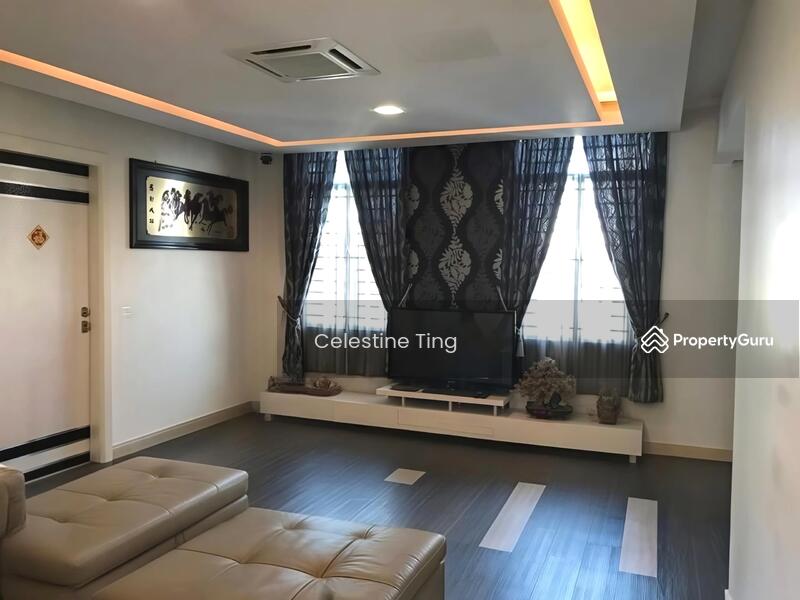 Untuk Dijual - [Full Loan | Fully Renovated ] 2 Storey Bungalow Taman Jelok Impian, Kajang