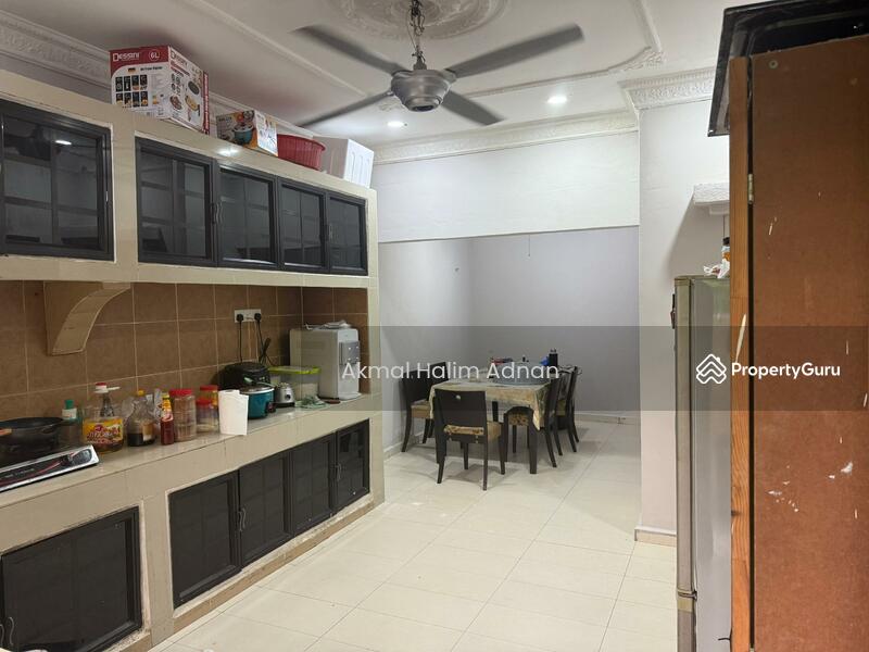 Untuk Dijual - Seksyen 27,end unit 2-storey terrace for sale, near Subang Alam