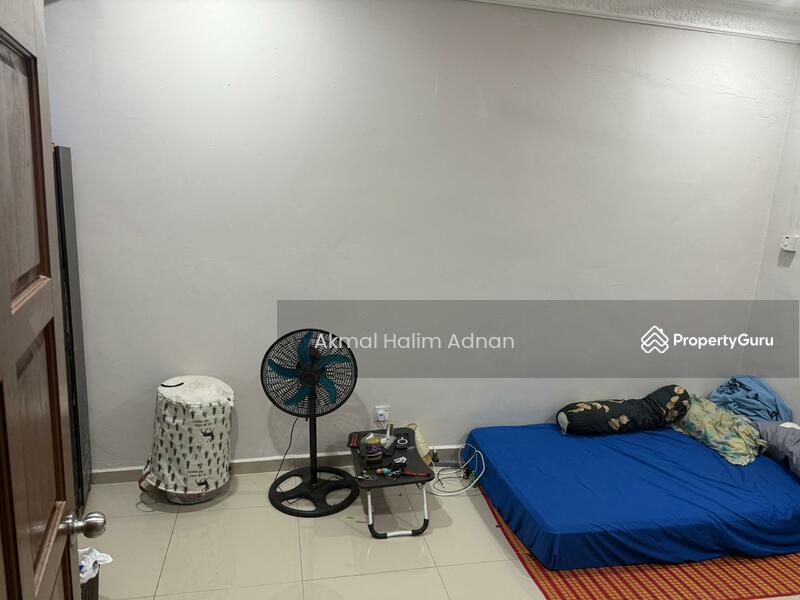 Untuk Dijual - Seksyen 27,end unit 2-storey terrace for sale, near Subang Alam