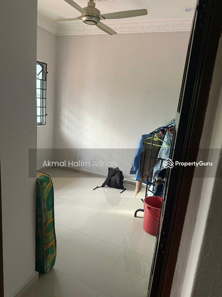 Untuk Dijual - Seksyen 27,end unit 2-storey terrace for sale, near Subang Alam