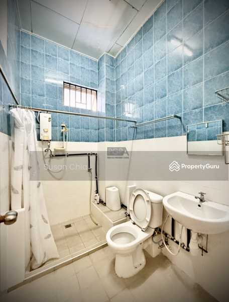 For Sale - Charming Corner Semi-Detached Home with Expansive Garden in Batu Ferringhi.