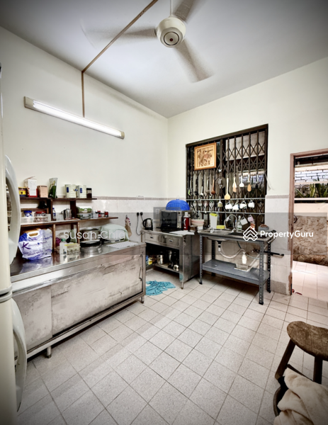 For Sale - Charming Corner Semi-Detached Home with Expansive Garden in Batu Ferringhi.