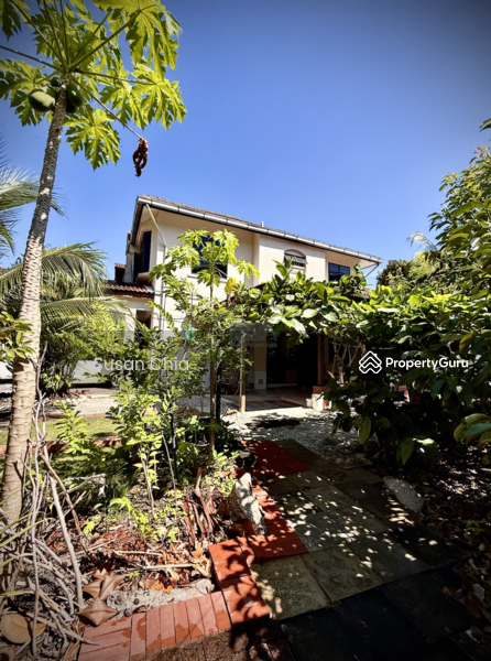 For Sale - Charming Corner Semi-Detached Home with Expansive Garden in Batu Ferringhi.