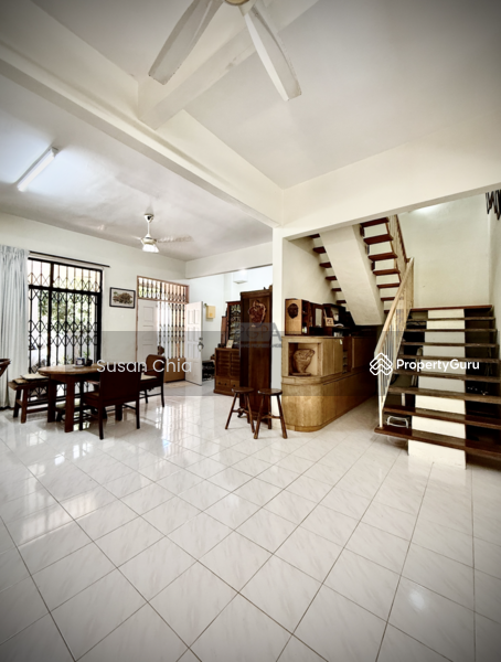 For Sale - Charming Corner Semi-Detached Home with Expansive Garden in Batu Ferringhi.