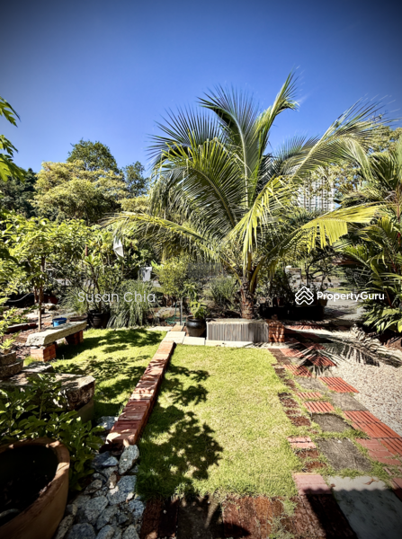 For Sale - Charming Corner Semi-Detached Home with Expansive Garden in Batu Ferringhi.