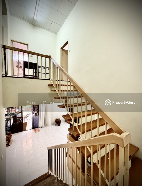 For Sale - Charming Corner Semi-Detached Home with Expansive Garden in Batu Ferringhi.