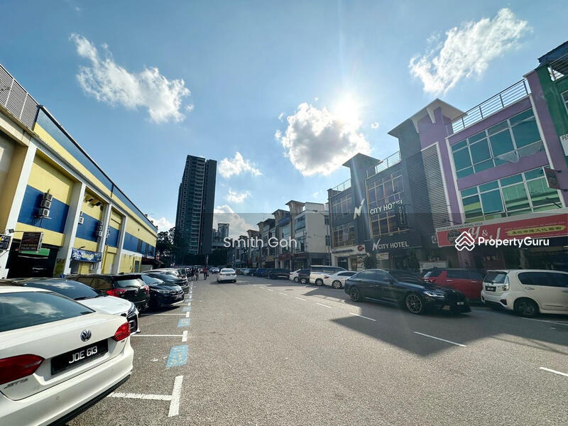 For Sale - Taman Nusa Bestari @ Jalan Bestari 8/2 3 Storey Shoplot ROI 5% Invest~