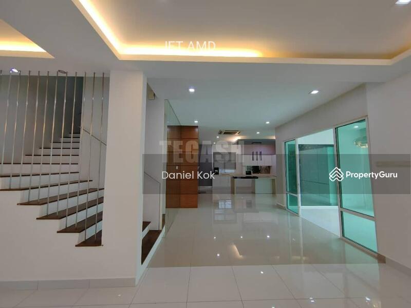 Untuk Dijual - RM1.6m! 30x75ft! 5R5B! Fully Renovate Move in Condition Setia Alam Anjung Sari 3 Sty House for Sale