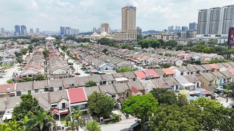 For Sale - Double Storey Taman Subang Indah pjs 10 Bandar Sunway Subang Jaya