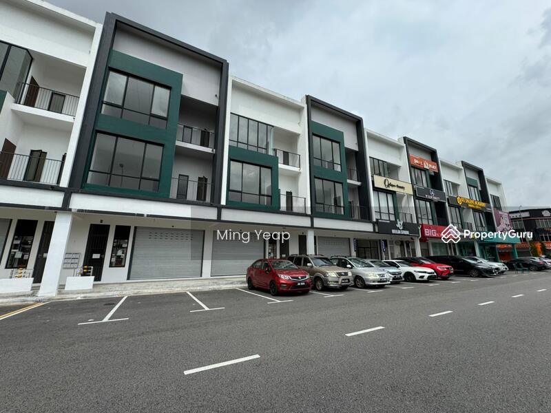 For Rent - Austin Crest Emerald 3 Shoplot - Facing Lake or JP Perdana