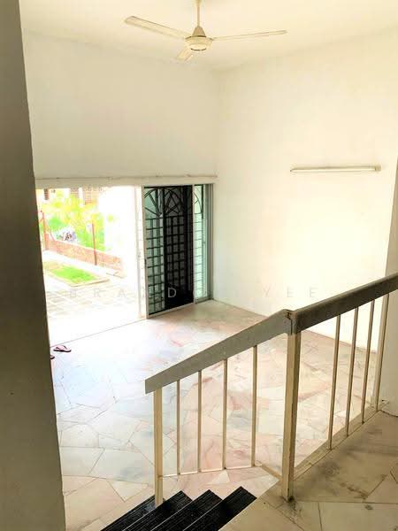2-storey Terraced House for Rent in Serdang (Seri Kembangan) - Brandon Yee - Entrance - PropertyGuru.com.my