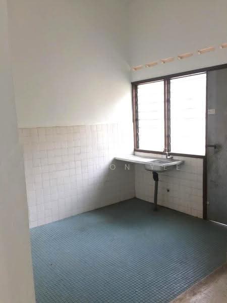 2-storey Terraced House for Rent in Serdang (Seri Kembangan) - Brandon Yee - Kitchen - PropertyGuru.com.my
