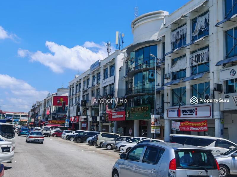 For Rent - 4 Storey Renovated Shop lot, Jalan Puteri 1, Bandar Puteri Puchong