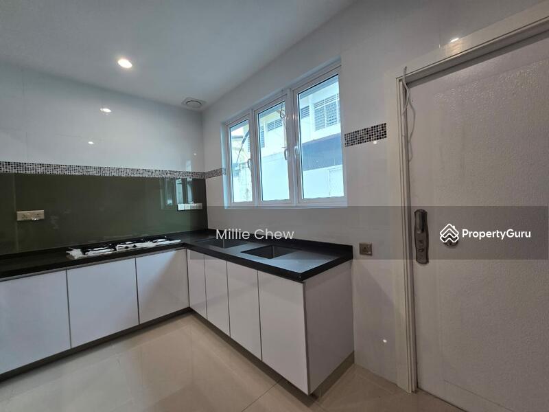 2.5-storey Terraced House for Sale in Island Glades (Jelutong) - Millie Chew - PropertyGuru.com.my