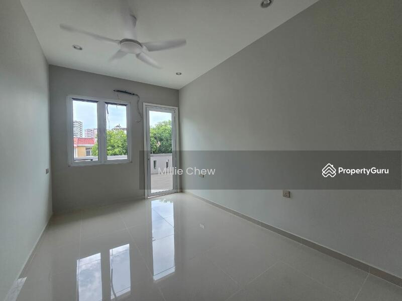 2.5-storey Terraced House for Sale in Island Glades (Jelutong) - Millie Chew - PropertyGuru.com.my