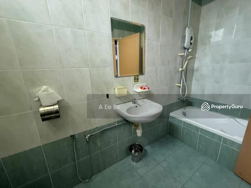 For Rent - Semi-Detached House at Jalan Kebun Bunga