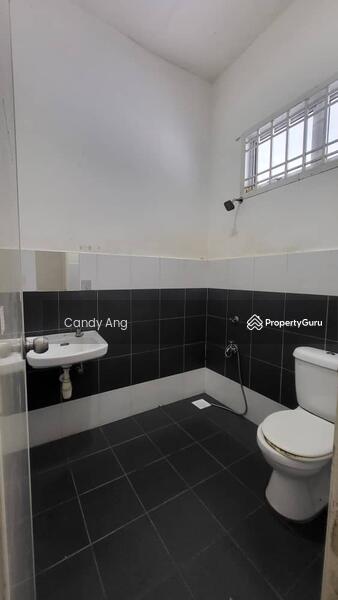 Untuk Dijual - No 82, Jalan Lampam 8, Taman Tanjung Puteri, 81700 Pasir Gudang, Johor Darul Ta'zim
