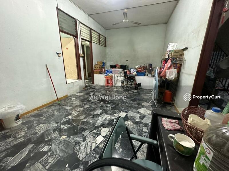 Untuk Dijual - 4 Bedrooms Rumah Berkembar Taman Makok, Bukit Mertajam, Penang