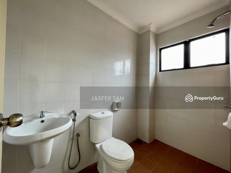 For Sale - Corner 2.5 Storey Terrace @ Bandar Kinrara 9