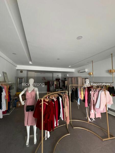 For Rent - GROUND FLOOR ONE WORLD BAYAN BARU SHOP FOR RENT