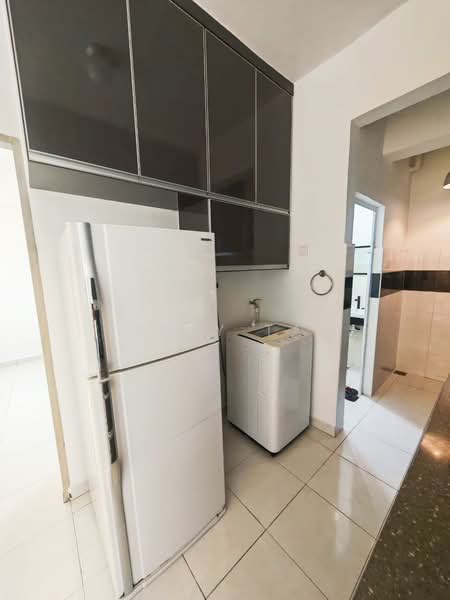 Pangsapuri untuk Disewa di Damai Vista Apartment - Jerry Tan - Kitchen - PropertyGuru.com.my
