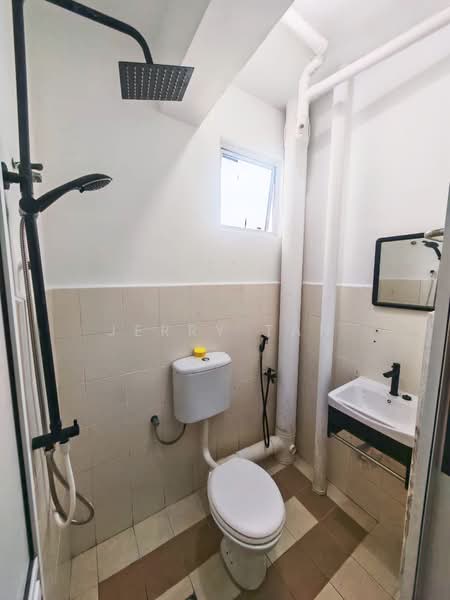 Pangsapuri untuk Disewa di Damai Vista Apartment - Jerry Tan - Bathroom - PropertyGuru.com.my