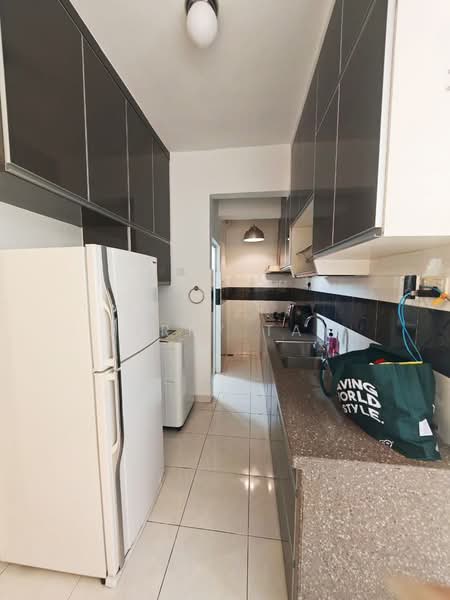 Pangsapuri untuk Disewa di Damai Vista Apartment - Jerry Tan - Kitchen - PropertyGuru.com.my