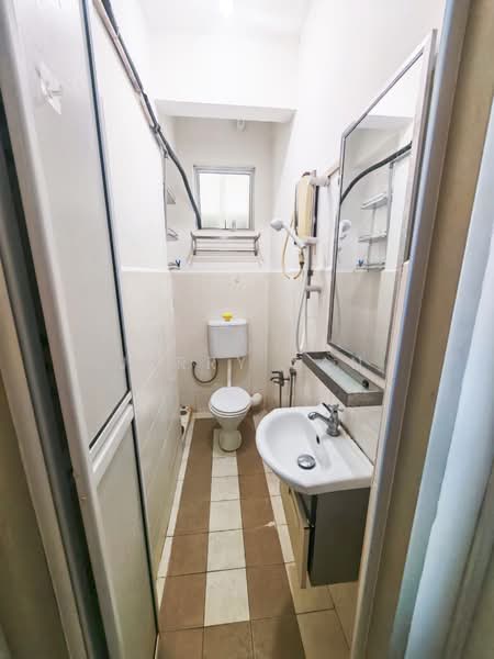 Pangsapuri untuk Disewa di Damai Vista Apartment - Jerry Tan - Bathroom - PropertyGuru.com.my