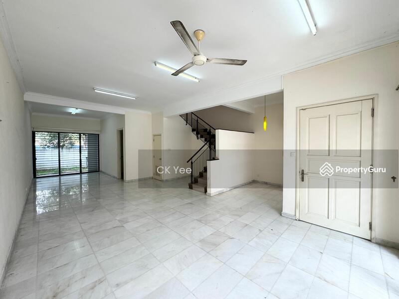 For Sale - 3-Storey Terraced House at Taman Esplanad