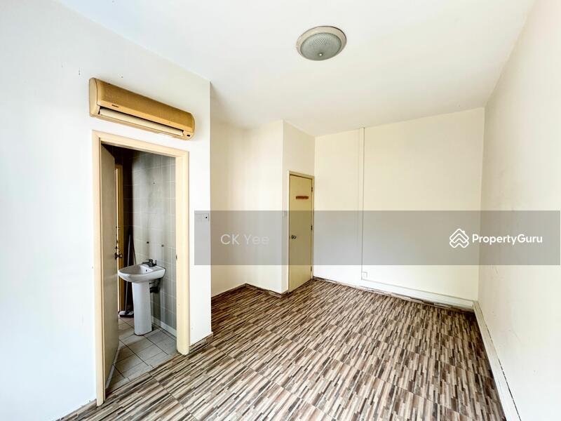 For Sale - 3-Storey Terraced House at Taman Esplanad
