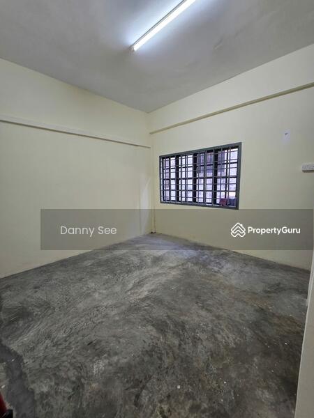 For Rent - Indahpura Kulai First Floor Office Renovated Unit