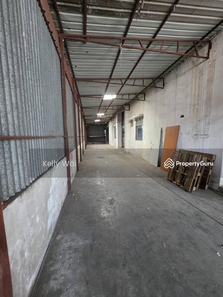 For Sale - Johor @ Taman University 1.5 Storey Semi-D Factory For Sale