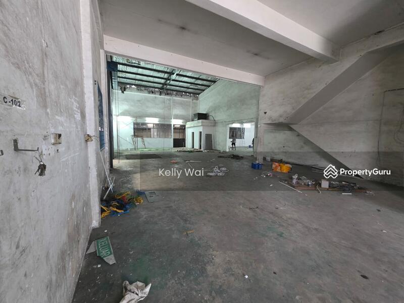 For Sale - Johor @ Taman University 1.5 Storey Semi-D Factory For Sale