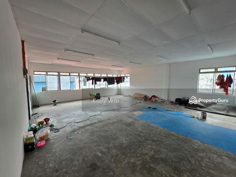 For Sale - Johor @ Taman University 1.5 Storey Semi-D Factory For Sale
