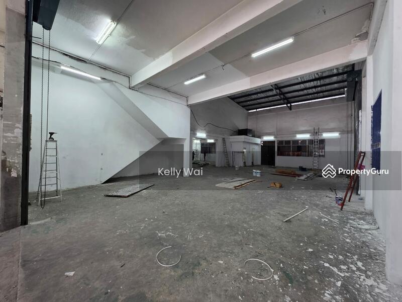 For Sale - Johor @ Taman University 1.5 Storey Semi-D Factory For Sale