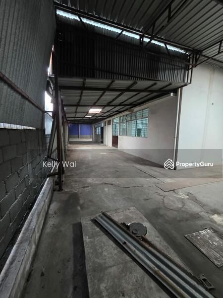 For Sale - Johor @ Taman University 1.5 Storey Semi-D Factory For Sale