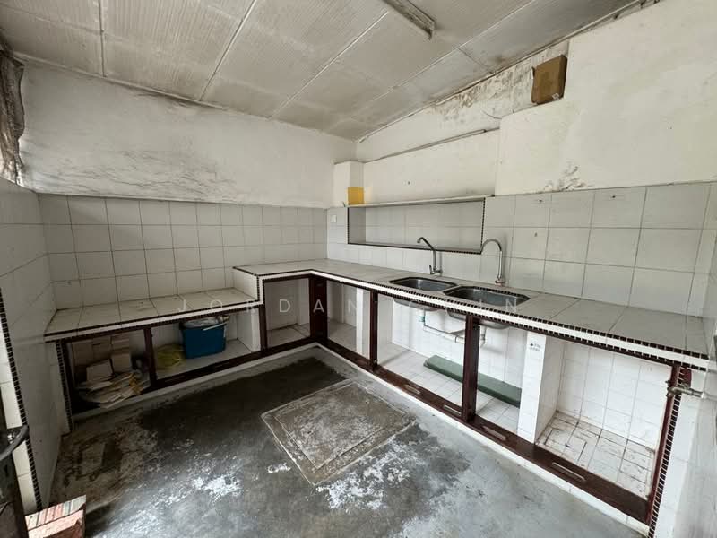 1-storey Terraced House for Sale in Tanjung Bungah (Penang) - Jordan Chin - Kitchen - PropertyGuru.com.my