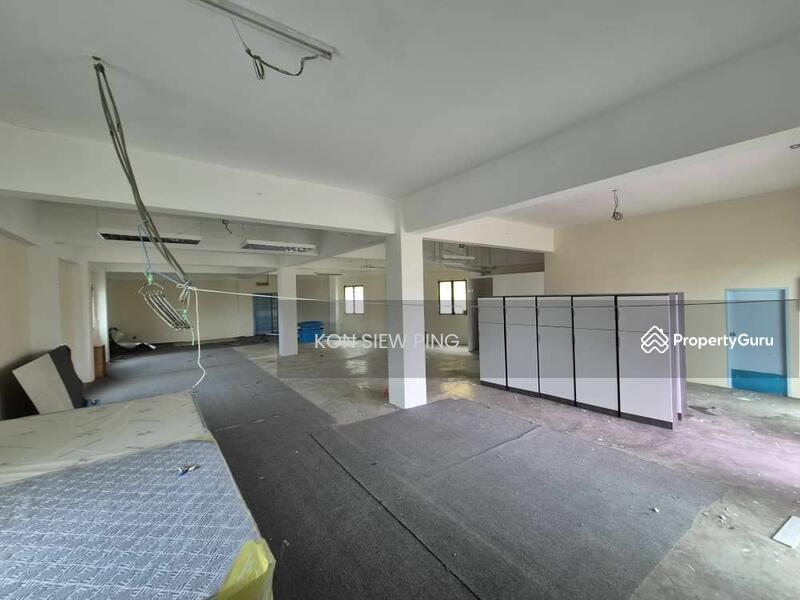 For Rent - Ground floor of a detached building For Rent at Jalan Keretapi, nearby Forda Supermarket and Ninso
