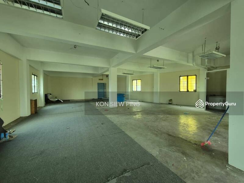 For Rent - Ground floor of a detached building For Rent at Jalan Keretapi, nearby Forda Supermarket and Ninso