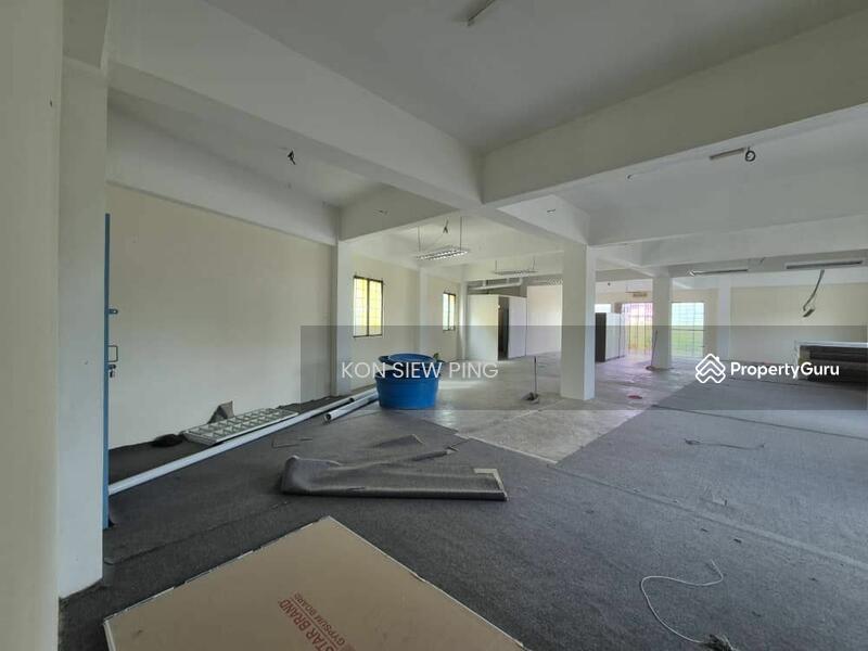 For Rent - Ground floor of a detached building For Rent at Jalan Keretapi, nearby Forda Supermarket and Ninso