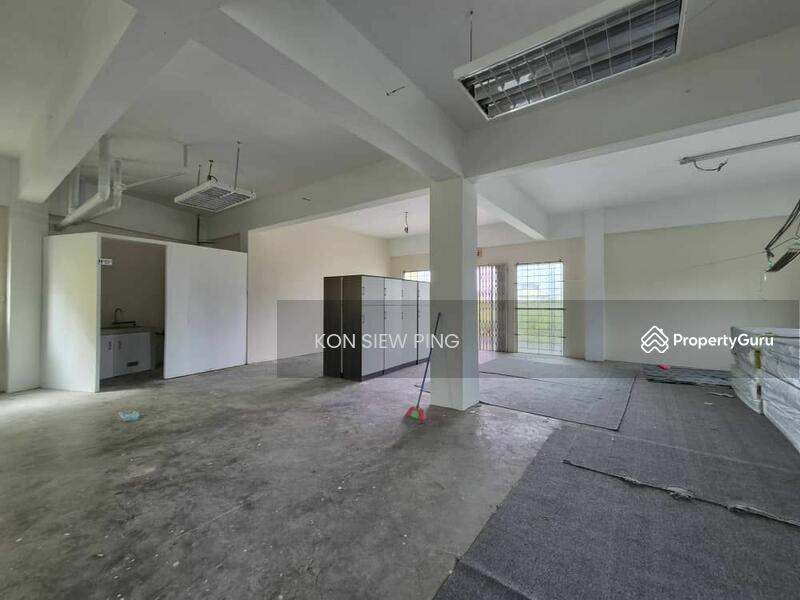 For Rent - Ground floor of a detached building For Rent at Jalan Keretapi, nearby Forda Supermarket and Ninso