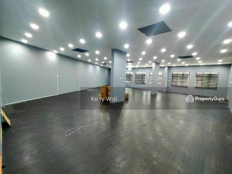 Untuk Dijual - Block B – V Square @ Austin Perdana @ Johor Ground Floor Shoplot For Sale